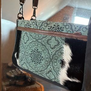Myra crossbody